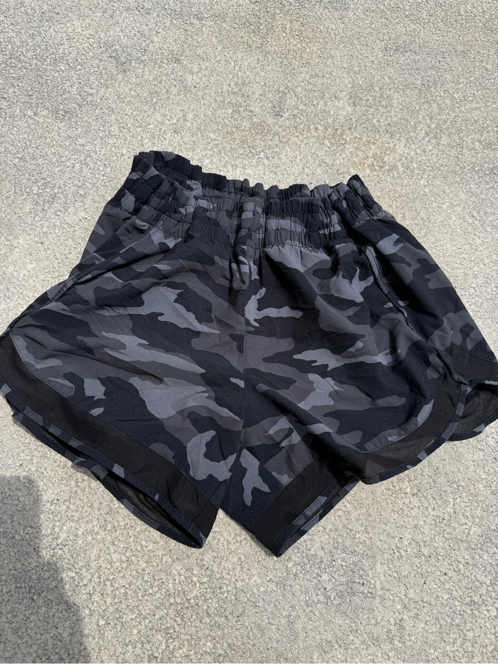 Athleta Camo Racer Run 4" Shorts Size S
